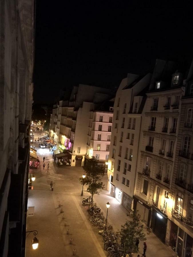 Innocents Apt Paris Bagian luar foto